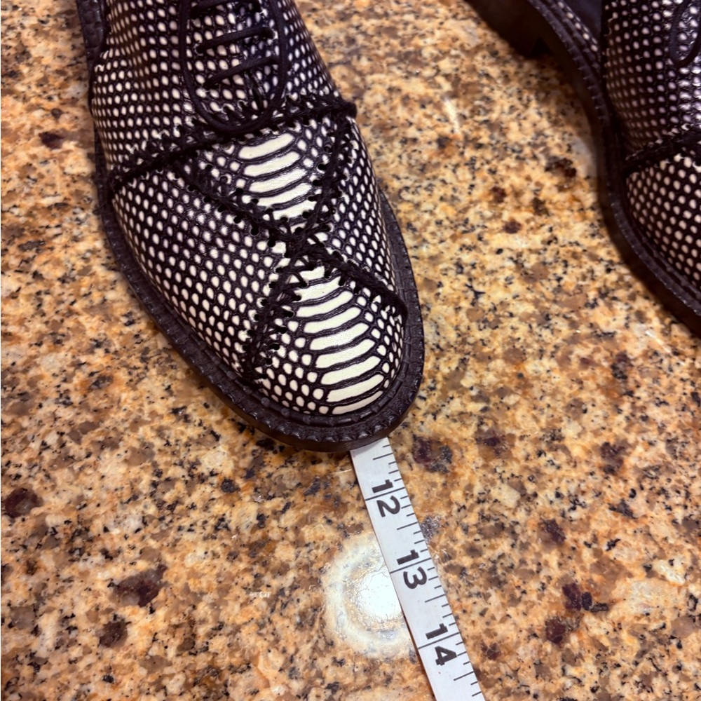 Clergerie Women’s Jofre Black White Faux SnakeSkin Cutout Derby Shoes 40 US 9.5 - Picture 13 of 13